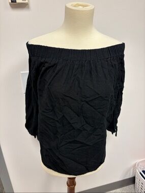 Old Navy Off-Shoulder Black Blouse